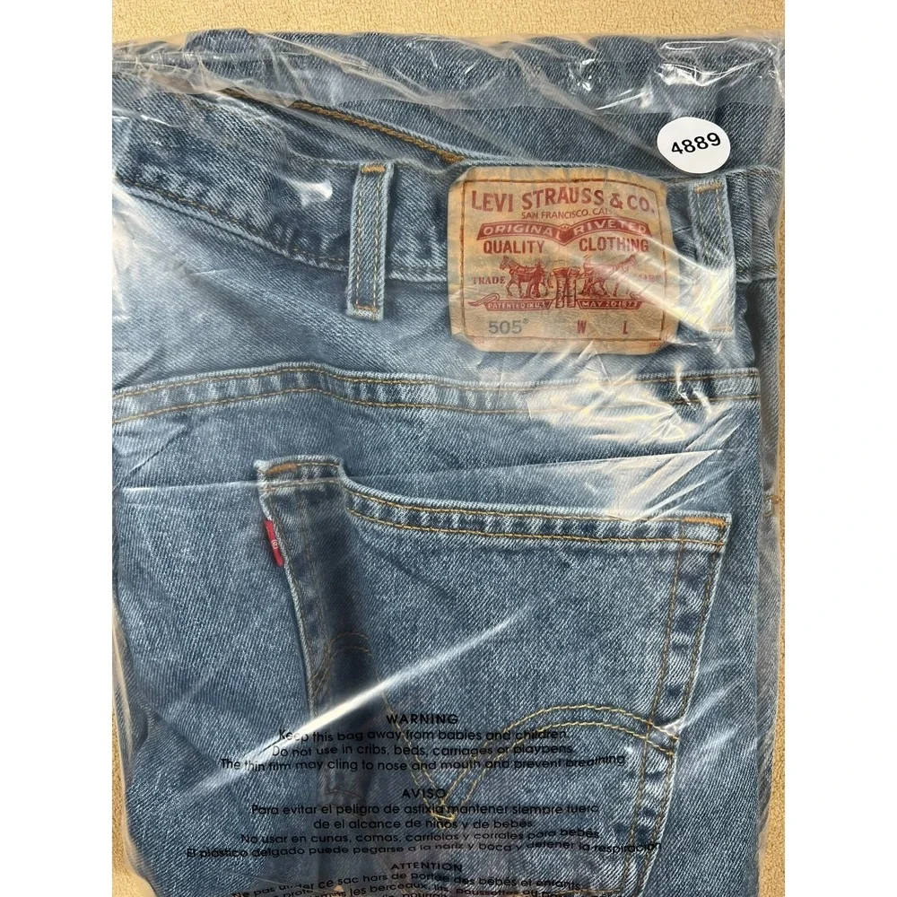 Levis 505‎ Regular Straight Mens Size 38X35 Zip Fly Denim Jeans Blue